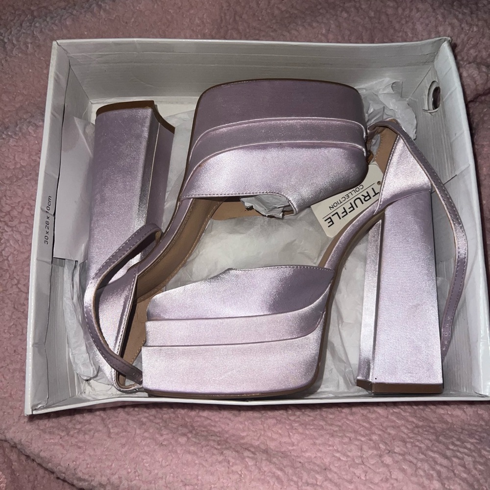 Purple pumps